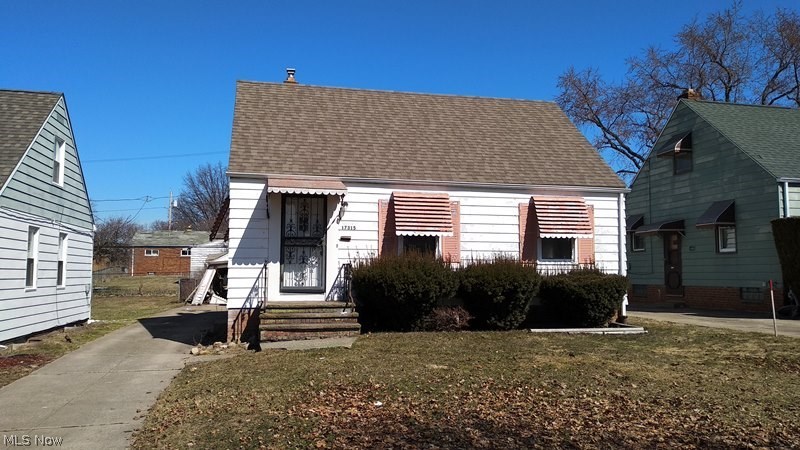 3 bedrooms and 1 bath, full basement with a ton of potential ready to be yours! Come and make it your own today!!