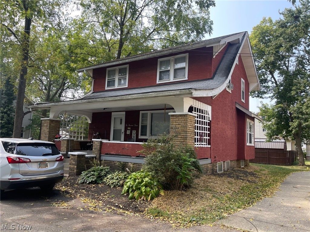 Photo of 607 Rosemont Court NW, Canton, OH 44708 (MLS # 5203483)