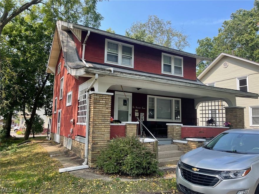 Investors! 1,352 sf two-story home with three bedrooms. Large front porch. Tenant occupied $1,050 monthly rent.