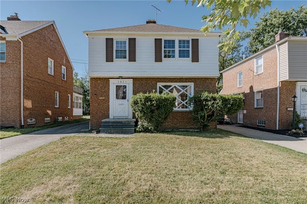 3826 GROSVENOR RD, CLEVELAND, OH 44118 - Image aaa9557efdf4237a16add4dfb2e95d69/1253480683