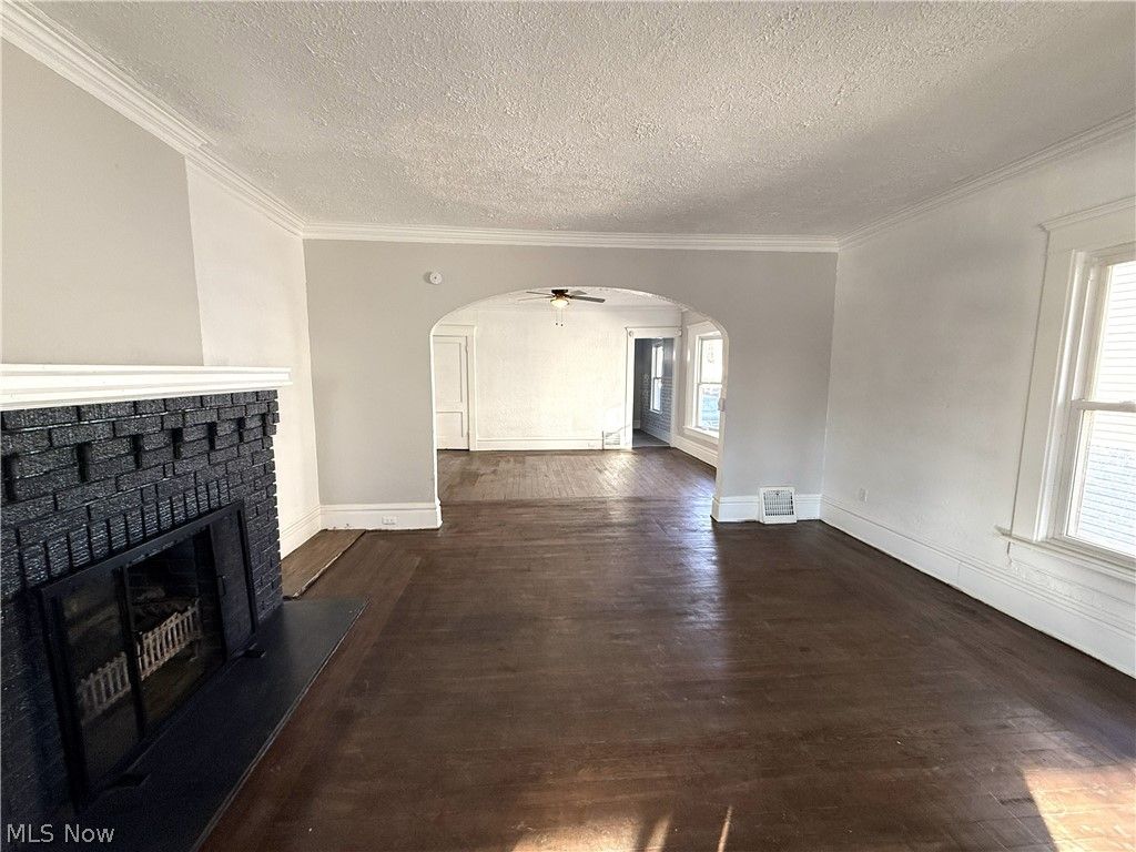 Photo of 295 Grove Street, Akron, OH 44302 (MLS # 5191260)