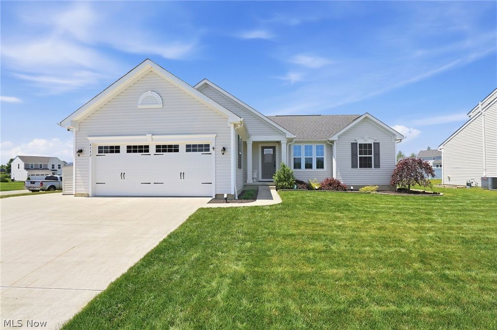 Photo of 4742 Gooseberry KNL, Brimfield, OH 44266 (MLS # 5214123)