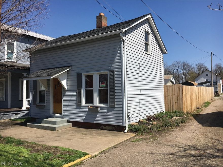 Investment Real Estate - Two-Bedroom Home – Malvern, OH - No Zoning – Some Business Potential - Owner moving out of state. ABSOLUTE AUCTION, all sells to the highest bidder on location: FRIDAY - MAY 12, 2017 – 5:30 PM - 875 sq. ft. vinyl sided two-bedroom home with rear yard – new stockard fence in rear plus parking area. Applianced kitchen, dining room, living room, bath and 2 bedrooms up. Basement with 100 amp. breaker, some new windows. Decent shape. 30 X 120 corner lot. Better check it out. TERMS ON REAL ESTATE: 10% down auction day, balance due at closing. A 10% buyer’s premium will be added to the highest bid to establish the purchase price, which goes to the seller. Any desired inspections must be made prior to bidding. All information contained herein was derived from sources believed to be correct. Information is believed to be accurate but not guaranteed.