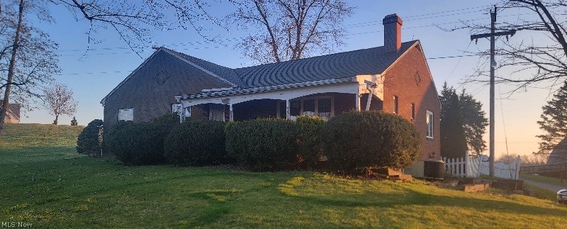 Great bones! Great investment opportunity in a rural setting. With a little work, this property will make a great home or addition to a portfolio. Take a look and move quickly!