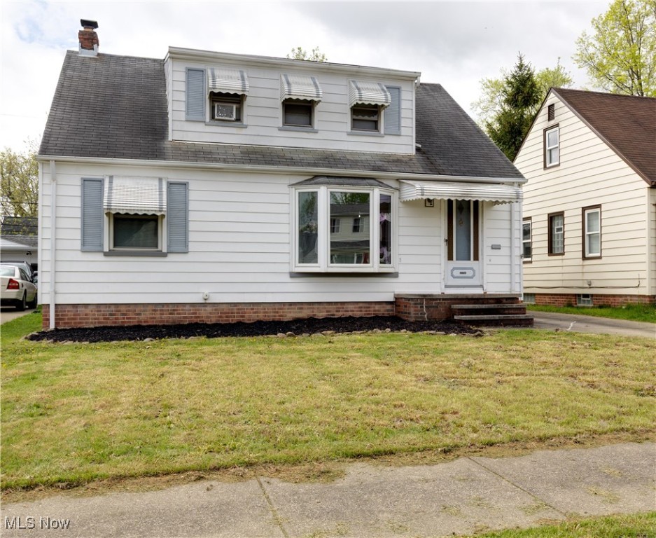 13704 Maple Leaf Drive, Garfield Heights, Ohio image 2
