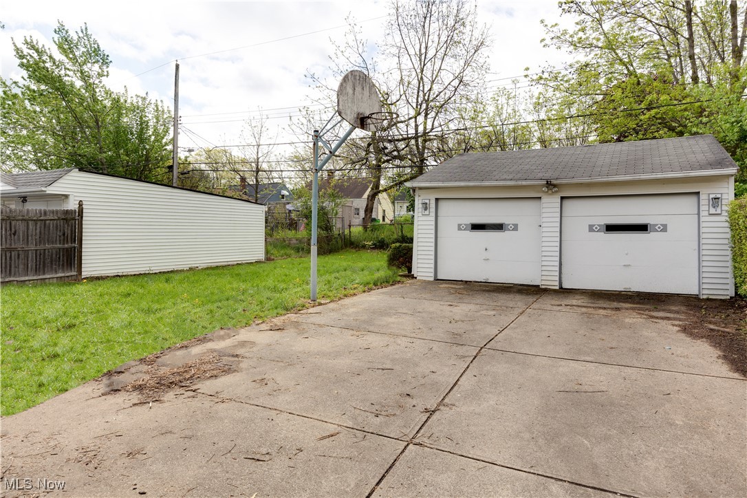 13704 Maple Leaf Drive, Garfield Heights, Ohio image 6