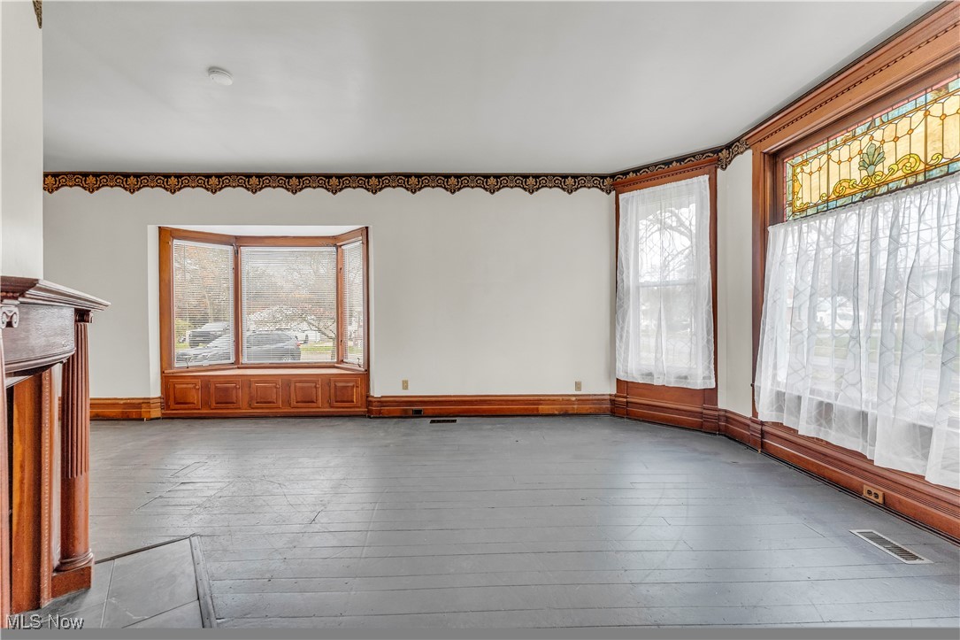 Village/New London - Residential