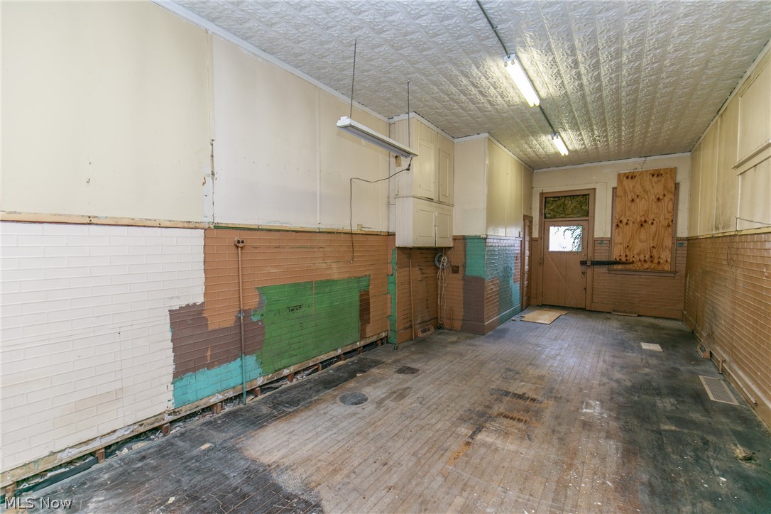 Fw Sears Sub - Commercial Lease