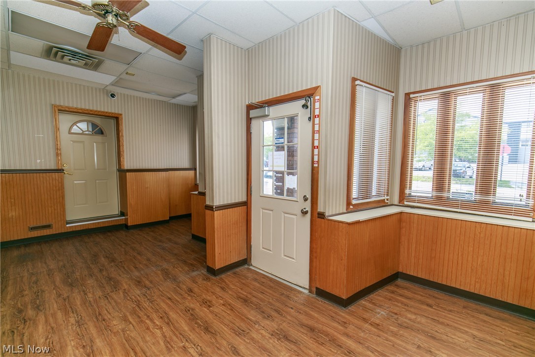 Fw Sears Sub - Commercial Lease