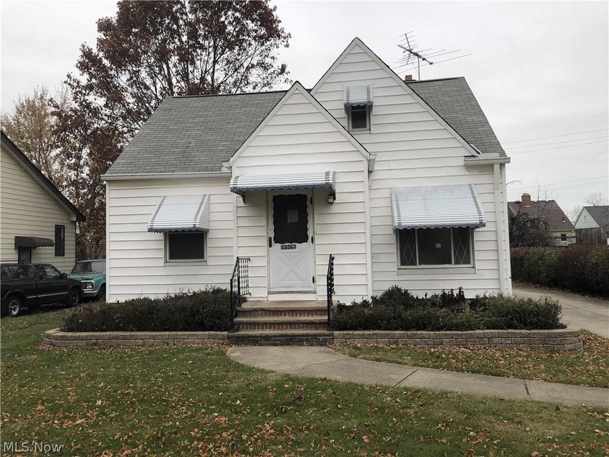 3 Bedroom Bungalow, Eat-in Kitchen, 1 Bath, Central Air, 2 Car Detached Garage. Close to Schools, Shopping and Highways. $1,000 min. EM Deposit w/offer required. Buyers must be pre-qualified, Letter of Approval/proof of Funds & earnest money must be sent with all offers. Property Selling As Is.