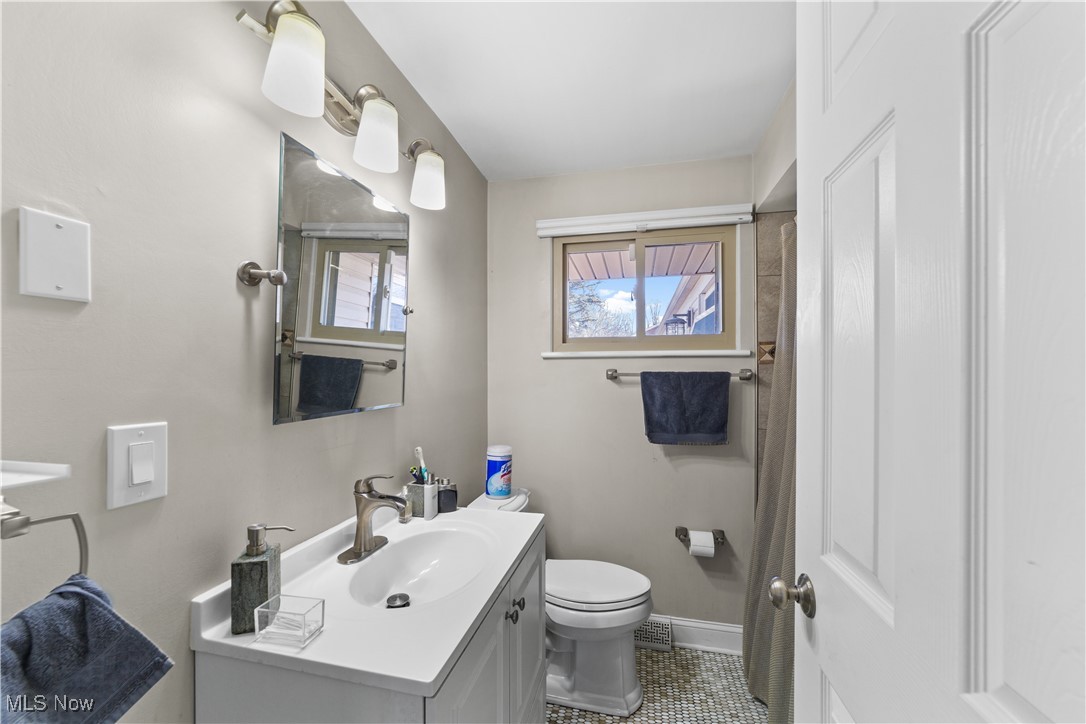 3681 Nagel Road, Avon, Ohio image 27