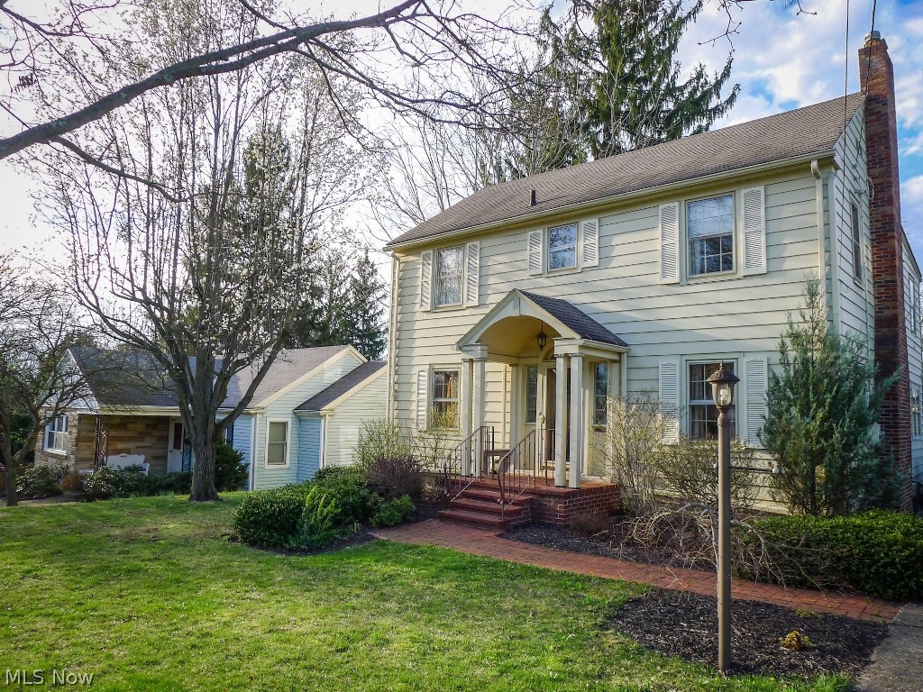 John S Mcconnells Grandview Ad - Residential