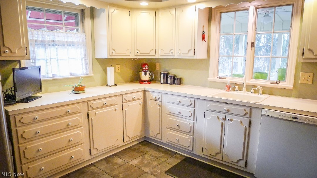 John S Mcconnells Grandview Ad - Residential