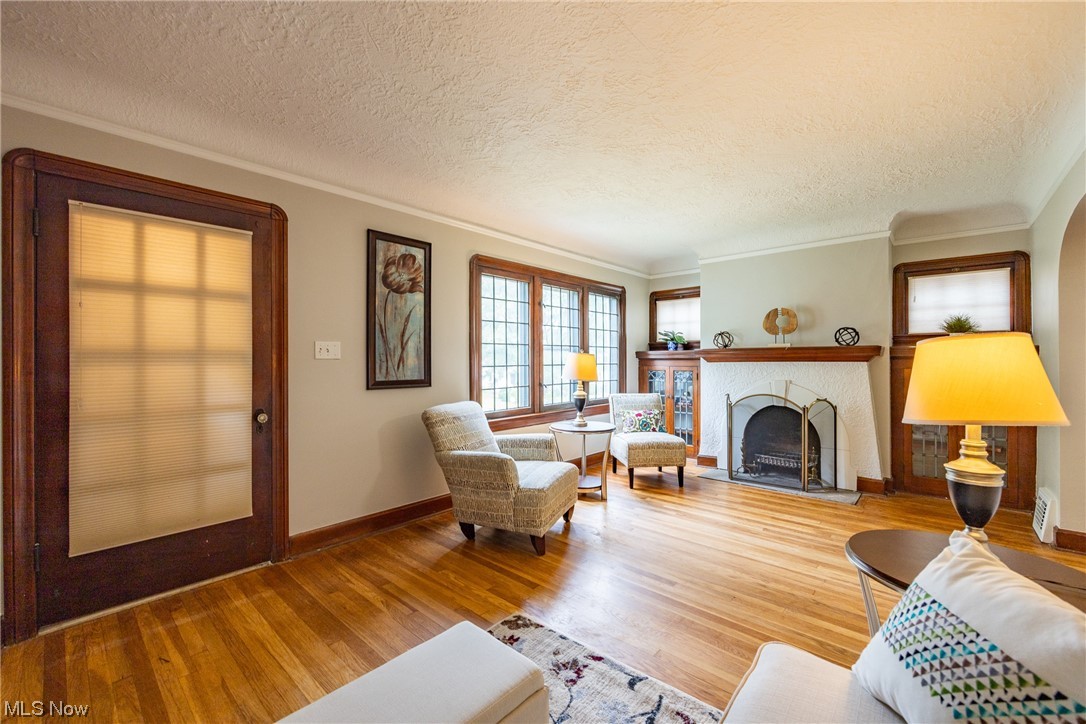 Cleveland Heights Blvd - Residential