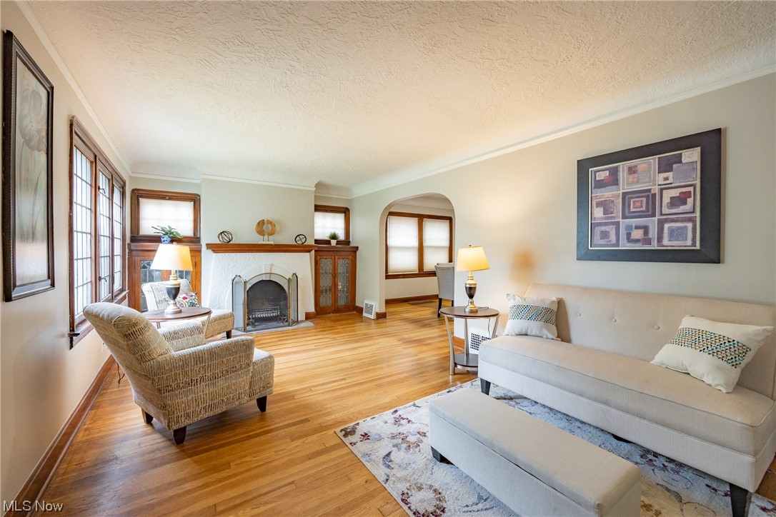 Cleveland Heights Blvd - Residential