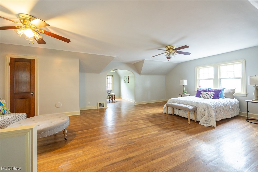 Cleveland Heights Blvd - Residential