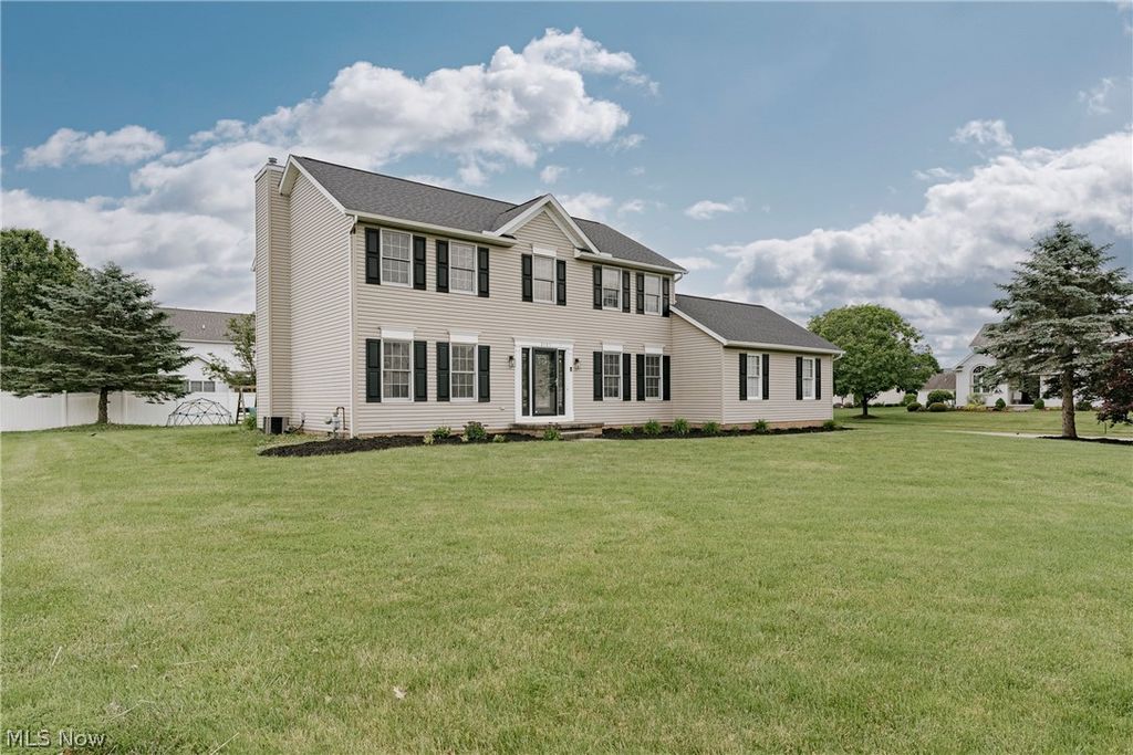 Photo of 3790 Piperglen Avenue NW, Massillon, OH 44646 (MLS # 5212294)