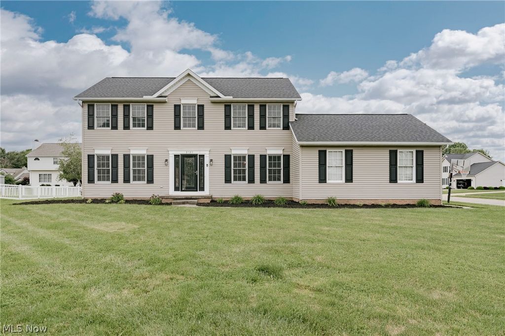 Photo of 3790 Piperglen Avenue NW, Massillon, OH 44646 (MLS # 5212294)