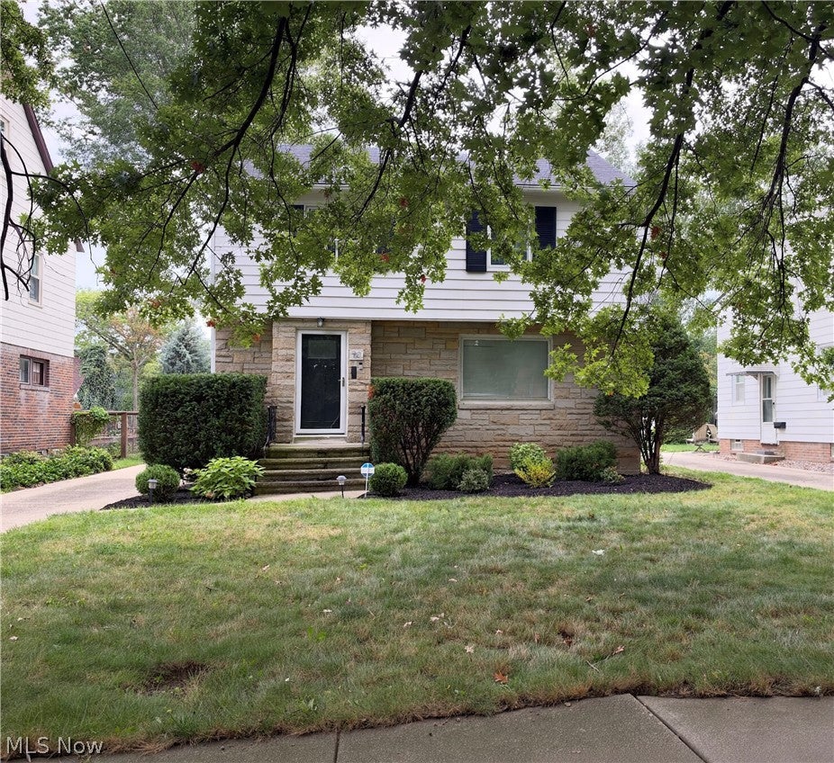 90 E 207th Street