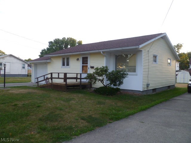 Main image without alt text