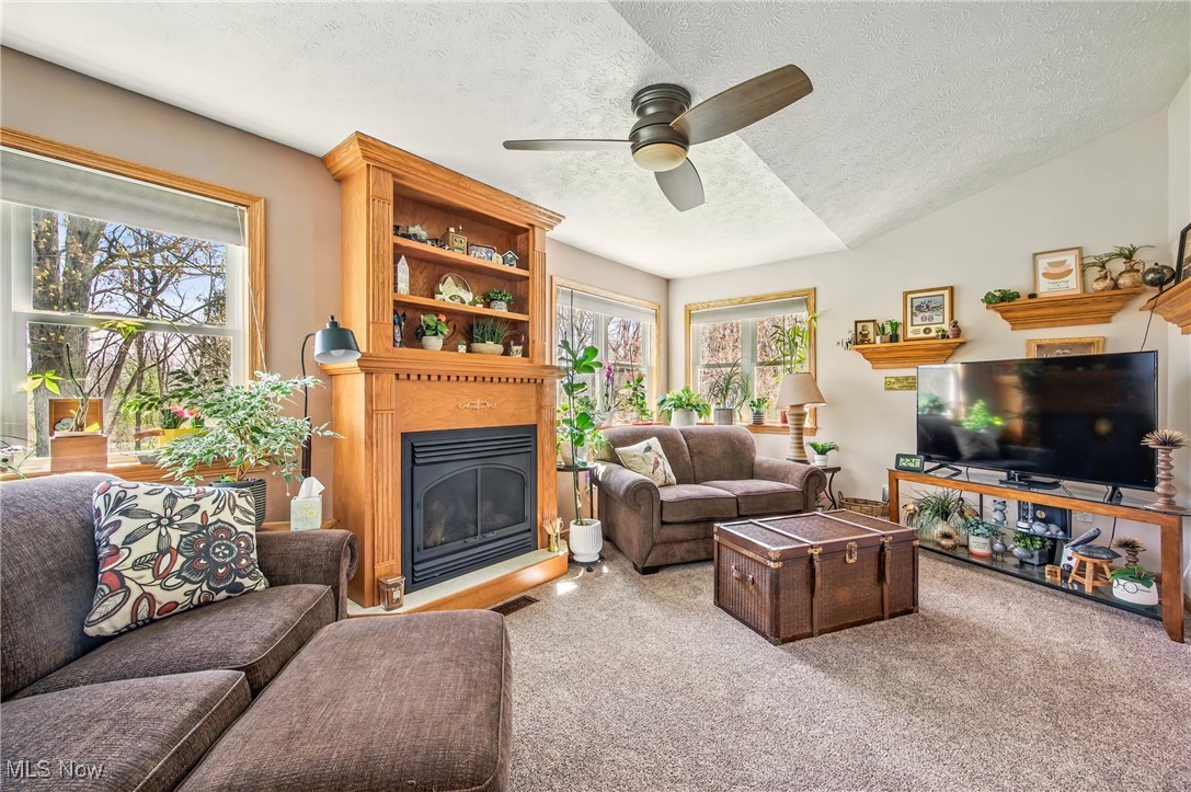 2310 Crestmont Drive, Girard, Ohio image 30