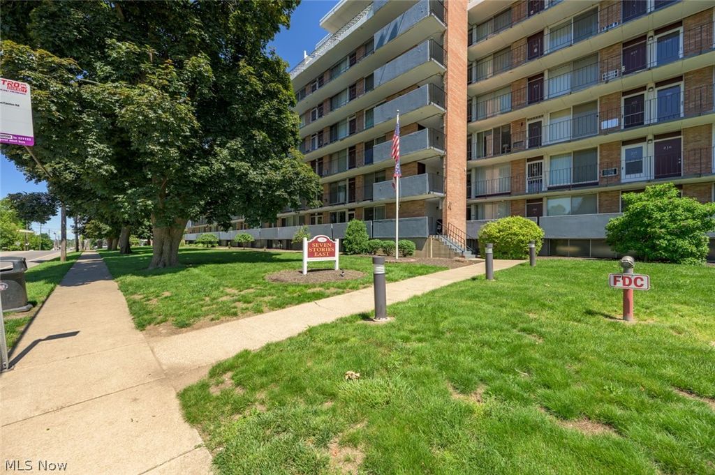 Photo of 2331 E Market Street #509, Akron, OH 44312 (MLS # 5214320)