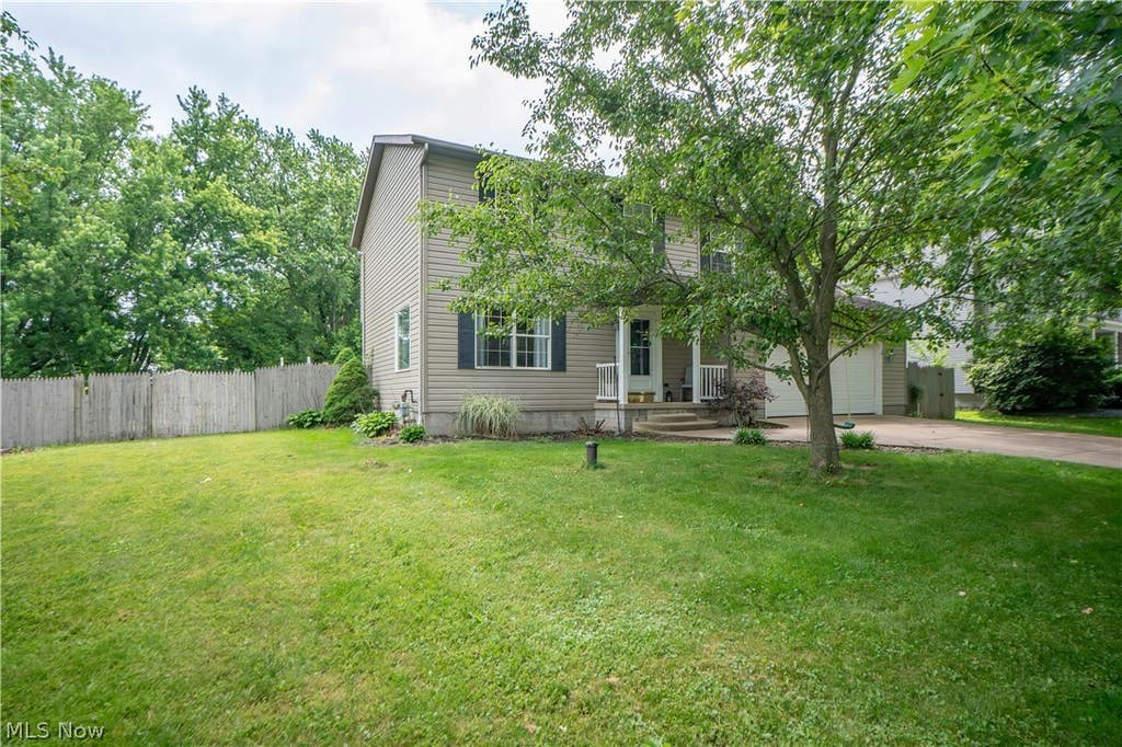 Photo of 11032 Titus Avenue NW, Uniontown, OH 44685 (MLS # 5215111)