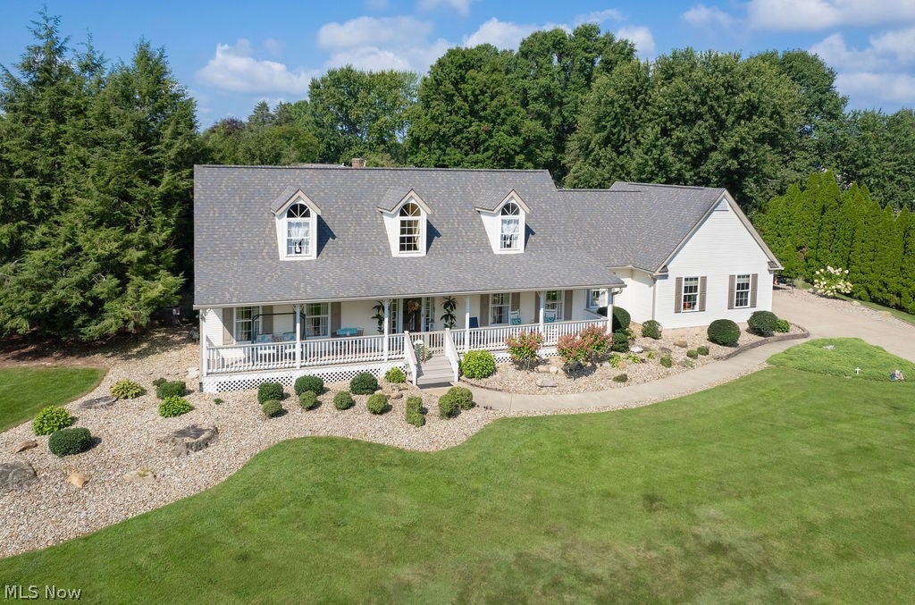 1067 Mohawk Trail SW