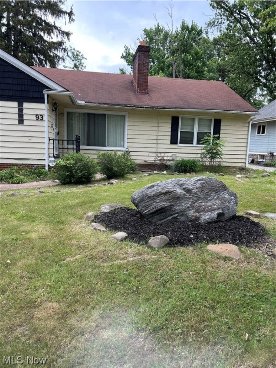 Private Park-like Yard Abuts Tinkers Creek. Walking Distance To Park & Downtown. 2 Wbfp, Tiered Deck, Finished Rec W/Wbfp & Full Bath. Motivated Seller. Priced For Quick Sale.