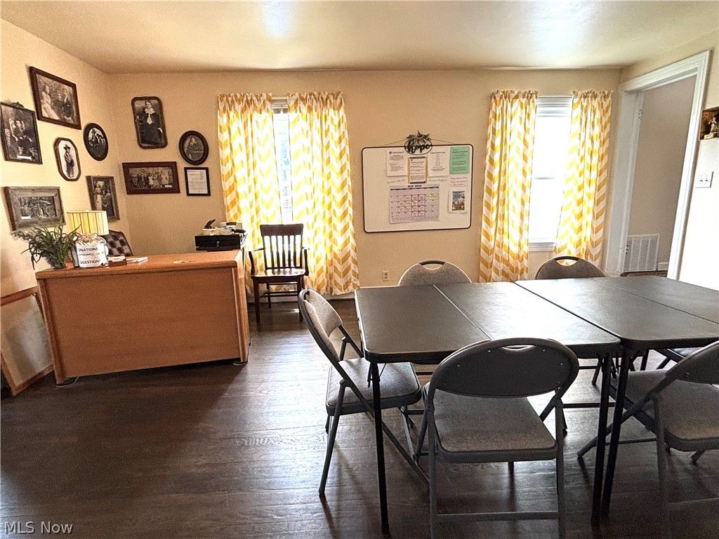 Photo of 145 S Vine Street, Columbiana, OH 44408 (MLS # 5207276)