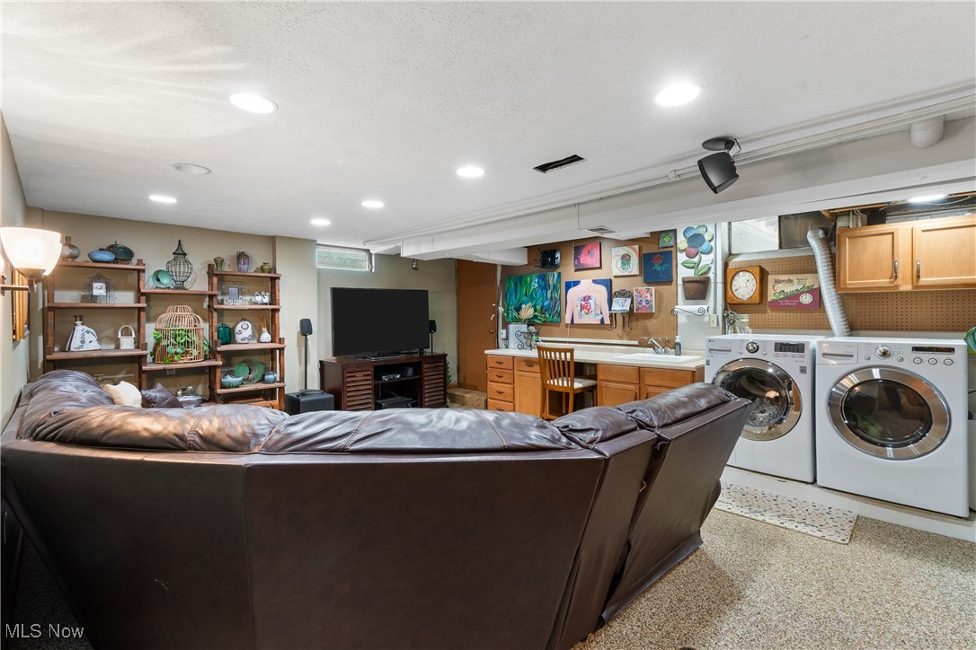 1336 Bellcrest Drive, Akron, Ohio image 29