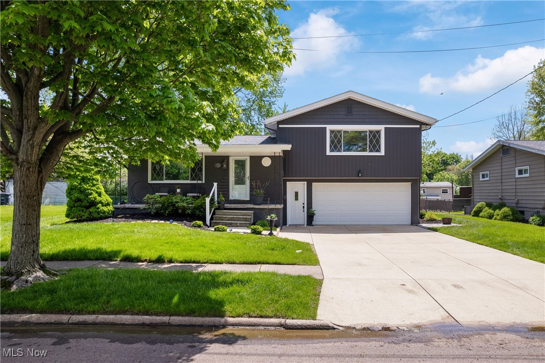 1336 Bellcrest Drive, Akron, Ohio image 1