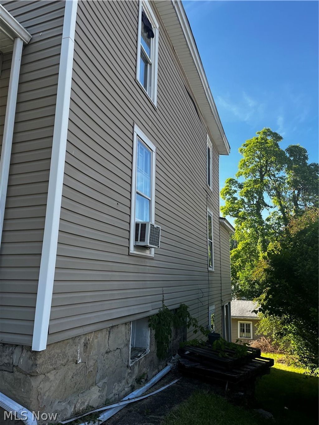 Photo of 422 Whitely Street, Bridgeport, OH 43912 (MLS # 5187968)