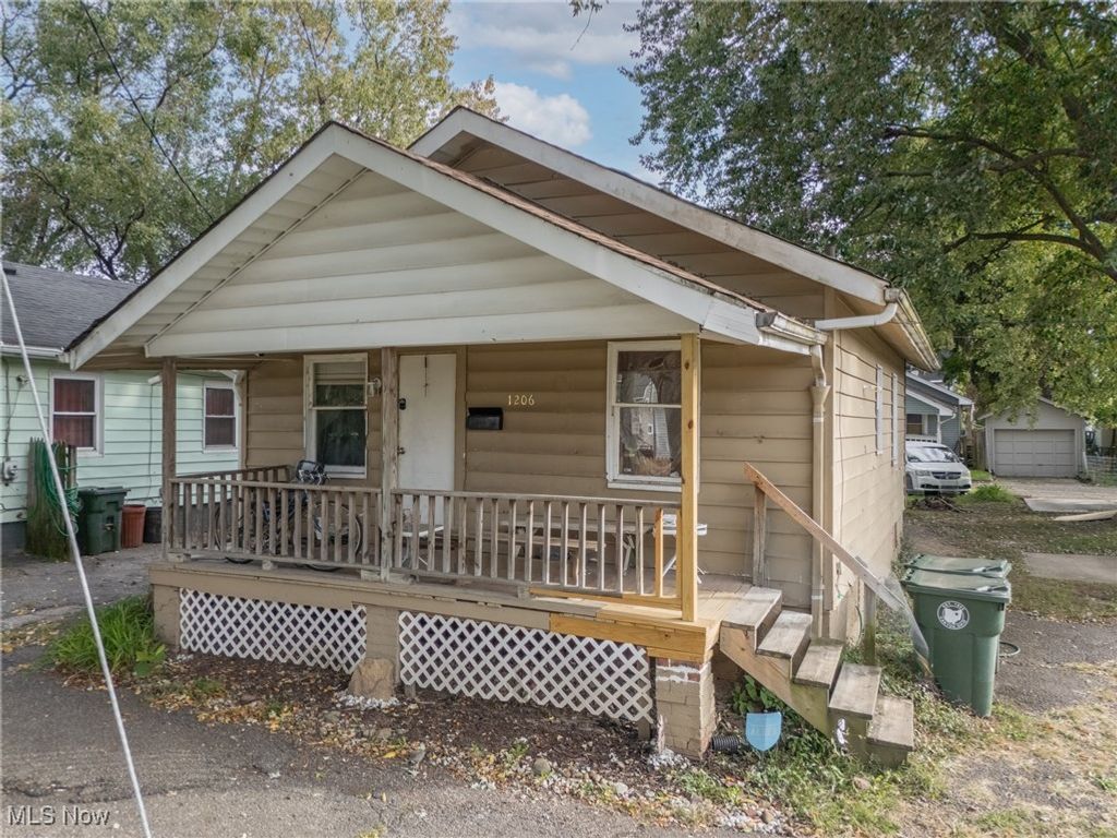 Photo of 1206 Rucker Place NE, Canton, OH 44705 (MLS # 5166747)