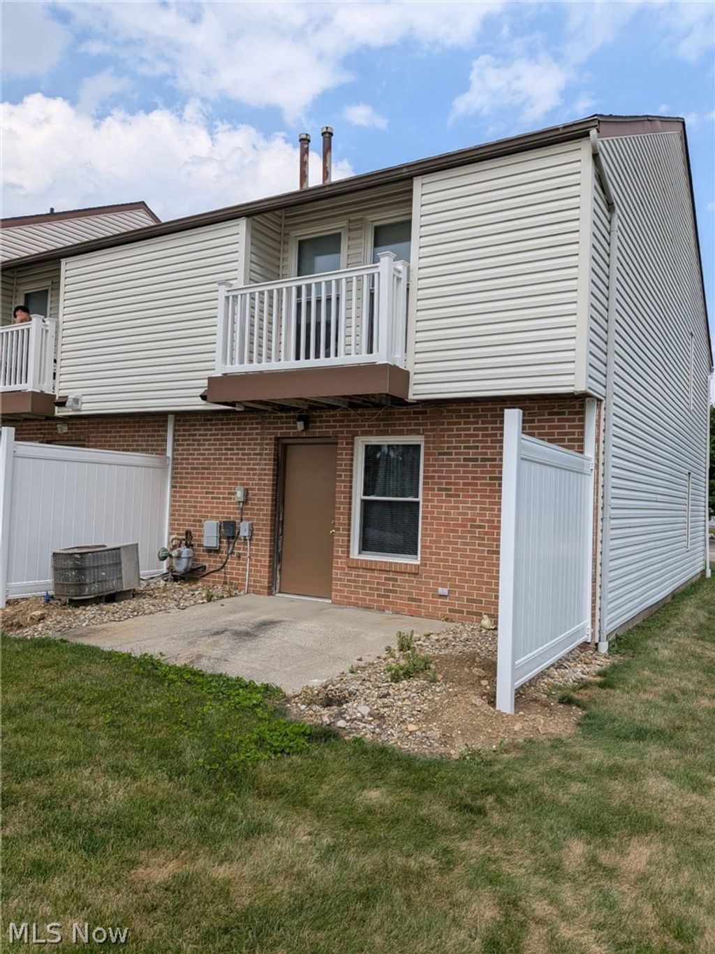 Photo of 1545 Whitehall Boulevard, Kent, OH 44240 (MLS # 5225119)