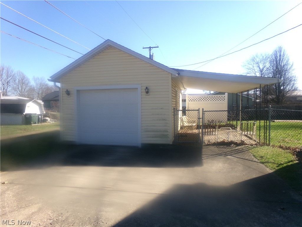 Photo of 213 W Stewart Avenue, West Lafayette, OH 43845 (MLS # 5192119)