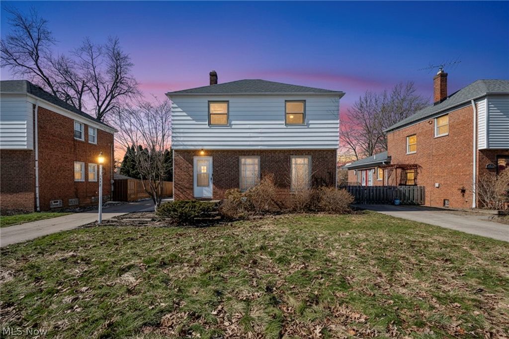 Photo of 1240 Commonwealth Avenue, Mayfield Heights, OH 44124 (MLS # 5189707)