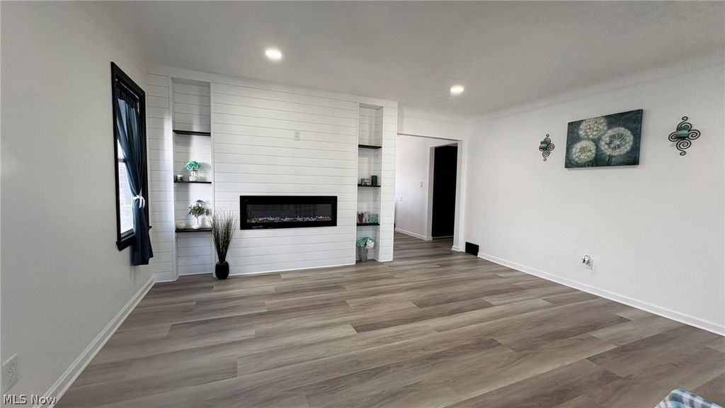 Photo of 3321 Ralph Avenue, Cleveland, OH 44109 (MLS # 5204152)