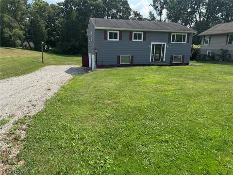 Homes For Sale - 1168 Everbright Drive<br/> Uniontown, OH 44685