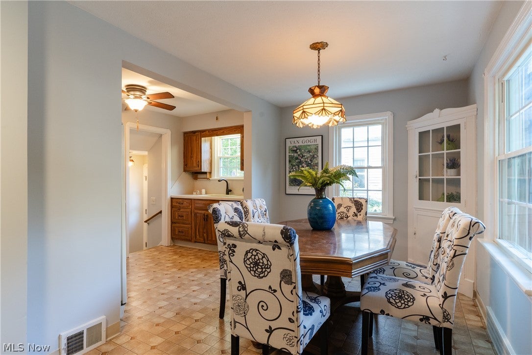 1592 Laclede Road