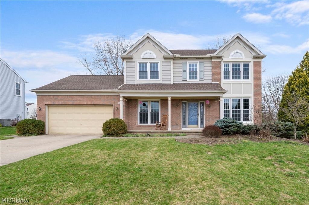 Photo of 9864 Burton Drive, Twinsburg, OH 44087 (MLS # 5192509)