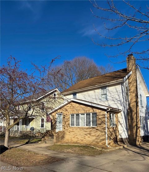 Tiny photo for 237 7th Street NW, New Philadelphia, OH 44663 (MLS # 5190107)