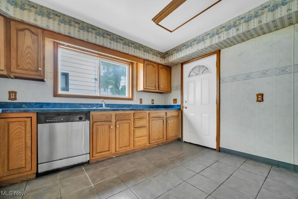 1586 E 86th Street, Cleveland, Ohio image 17