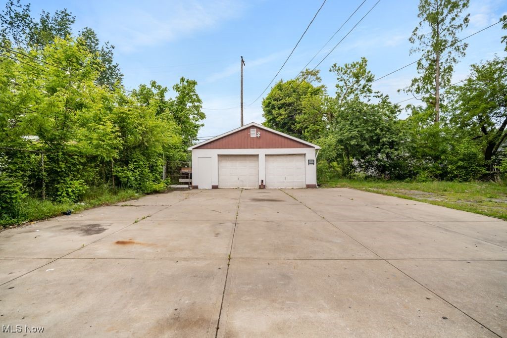 1586 E 86th Street, Cleveland, Ohio image 2