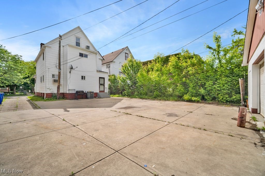 1586 E 86th Street, Cleveland, Ohio image 4