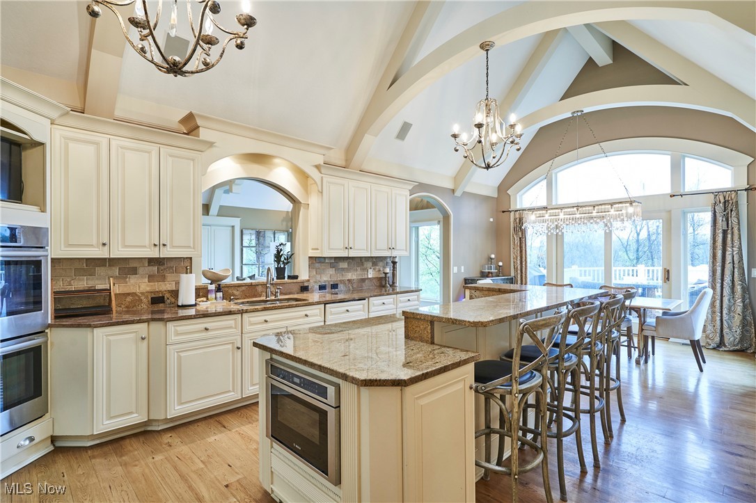4522 Rock Ridge Lane, Akron, Ohio image 5