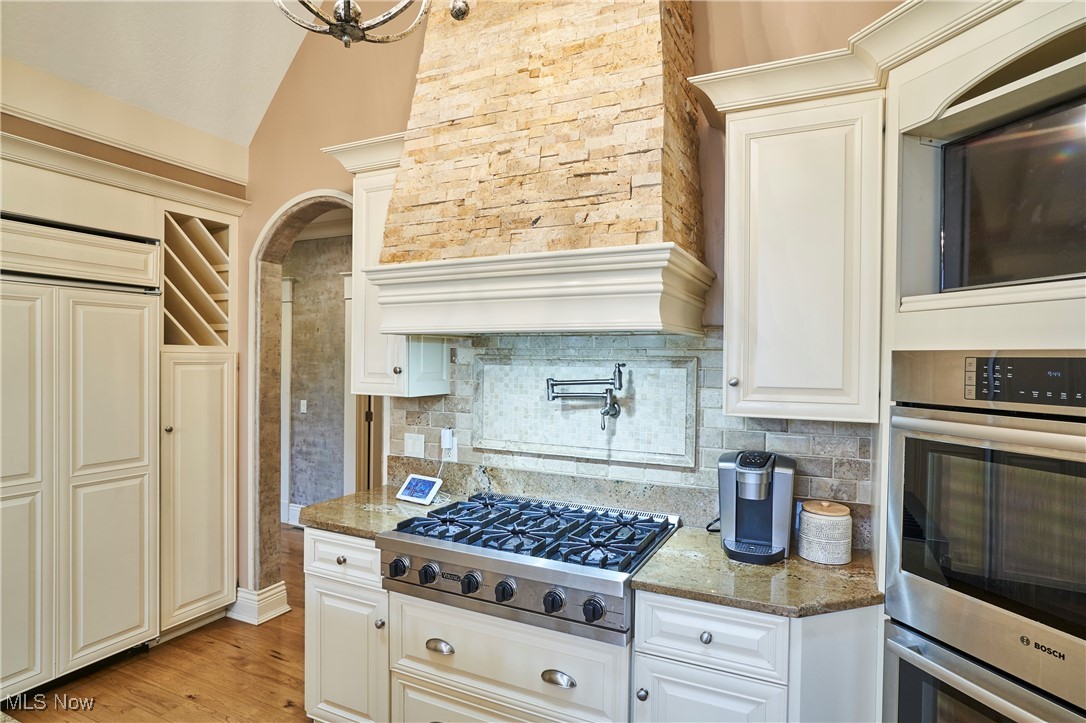 4522 Rock Ridge Lane, Akron, Ohio image 8
