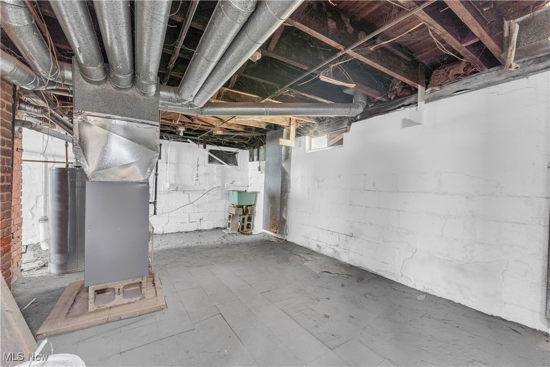 7218 Lawnview Avenue, Cleveland, Ohio image 36