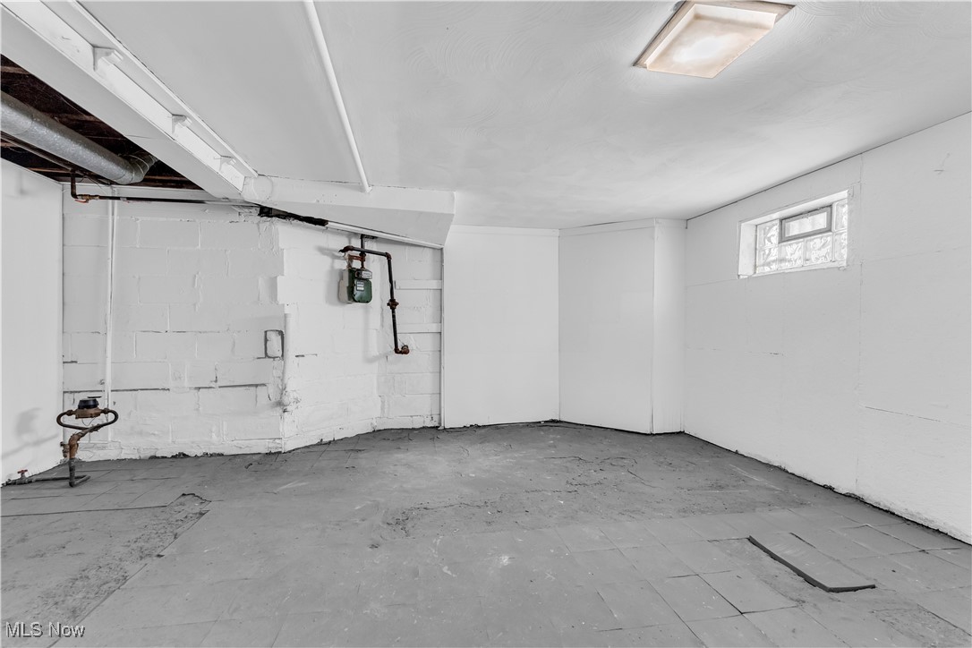7218 Lawnview Avenue, Cleveland, Ohio image 33