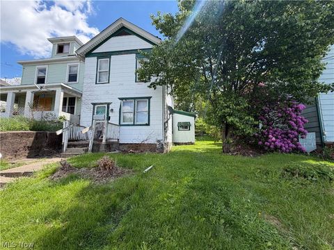 Photo of 818 Riverview Street, East Liverpool, OH 43920 (MLS # 5210169)